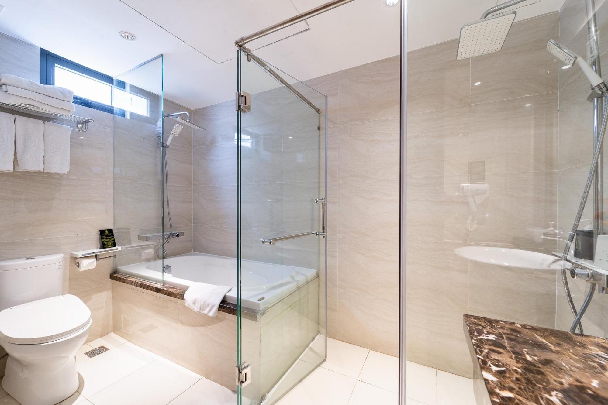 Nicecy Hotel Suites & Spa Хошимин Номер фото