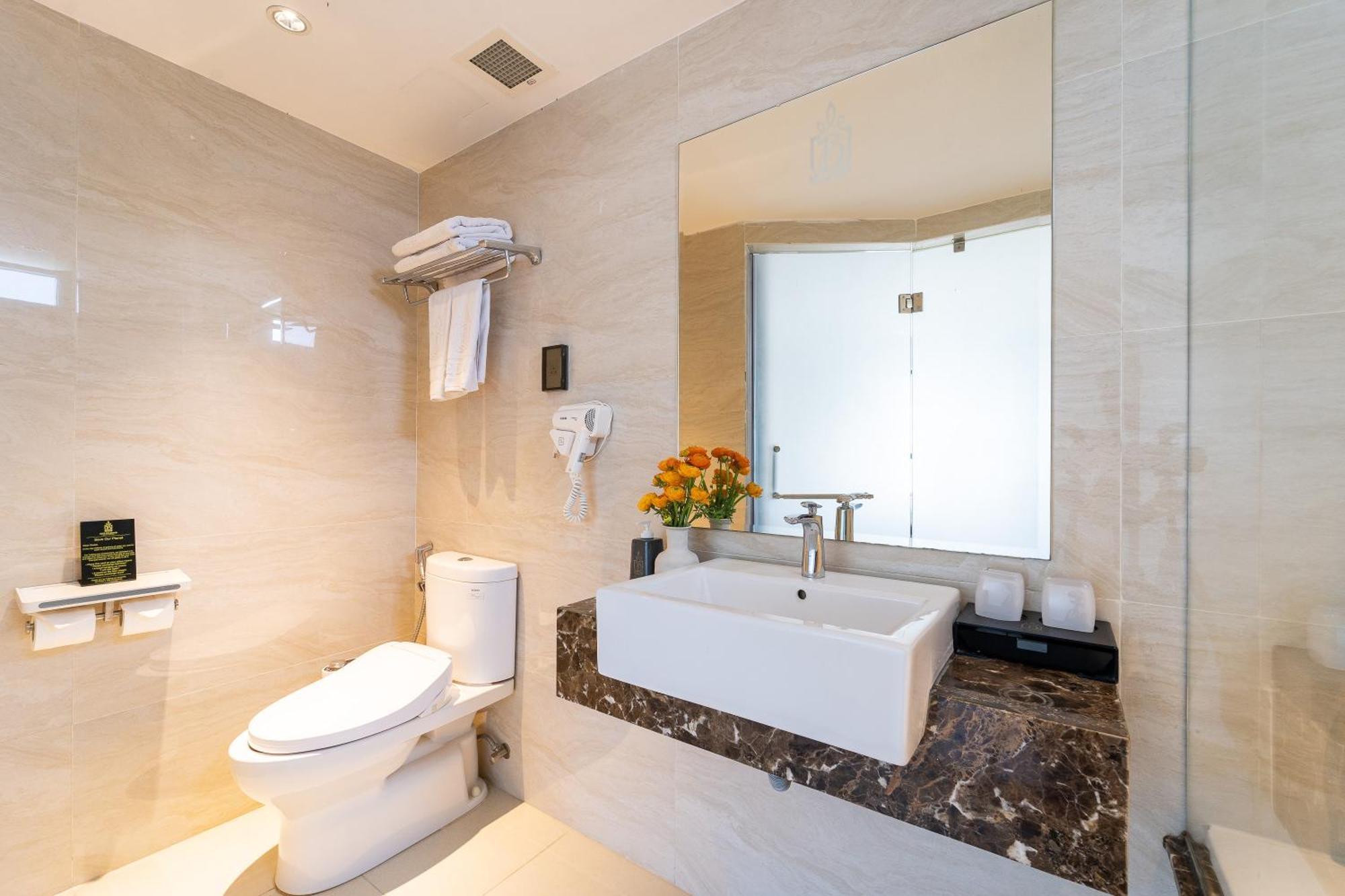 Nicecy Hotel Suites & Spa Хошимин Номер фото