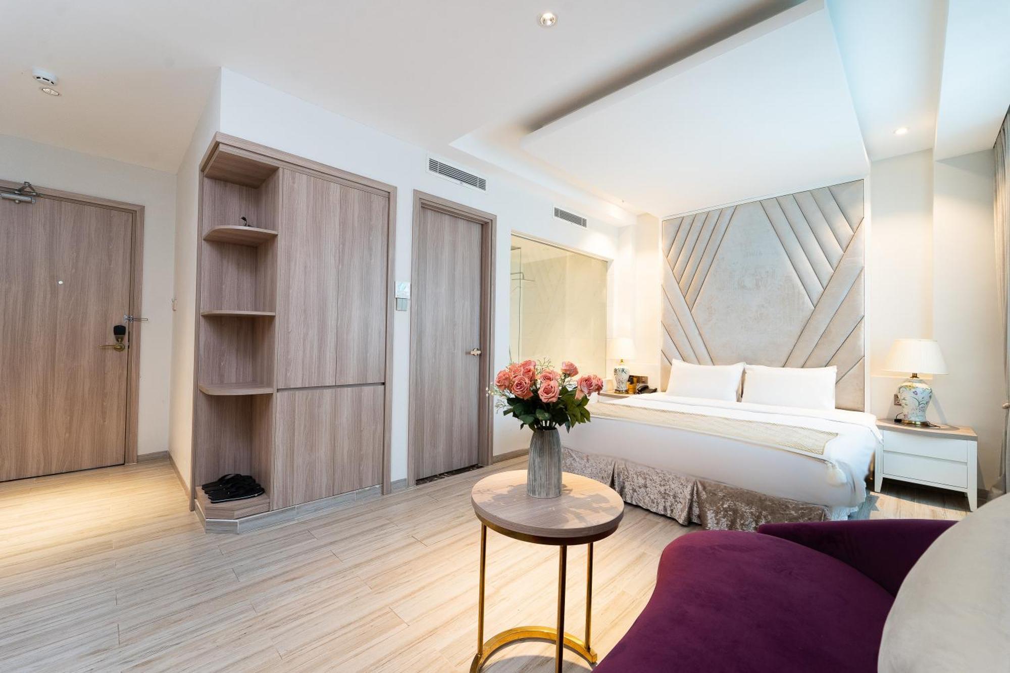 Nicecy Hotel Suites & Spa Хошимин Экстерьер фото