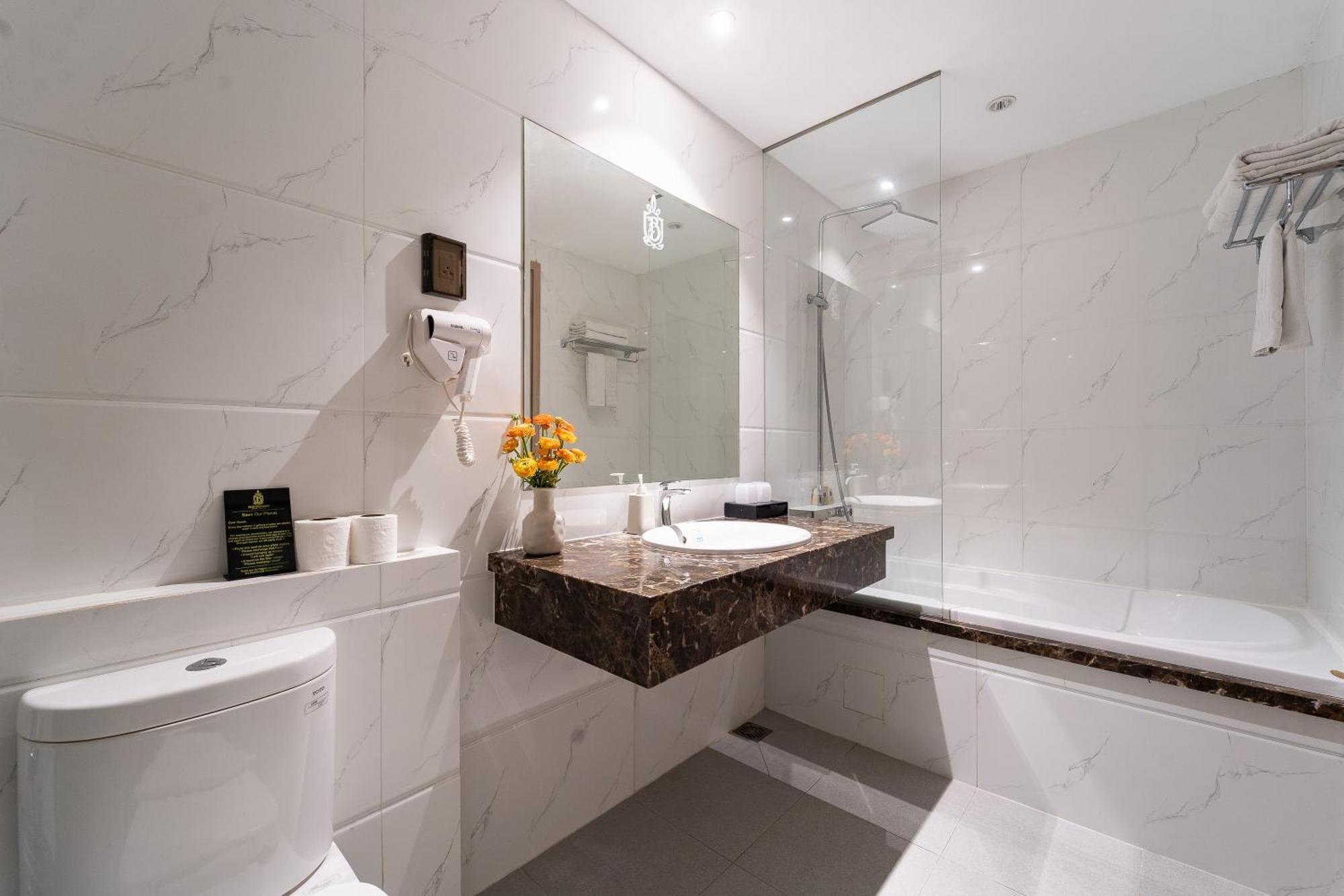 Nicecy Hotel Suites & Spa Хошимин Номер фото